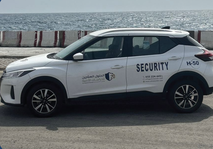 فريق العمل 12